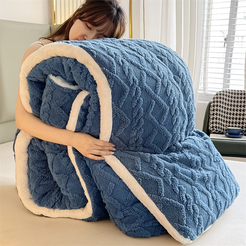 A Piece Of High-quality Thickened Velvet Blanket, Soft100% Superfine Fiber Filling, Light Beige Soft Polyester Fabric, Suitable for Bedrooms And Hotel Rooms(Pillowcases Are Not Included), Winter Warmth Blanket, Fluffy Quilt,